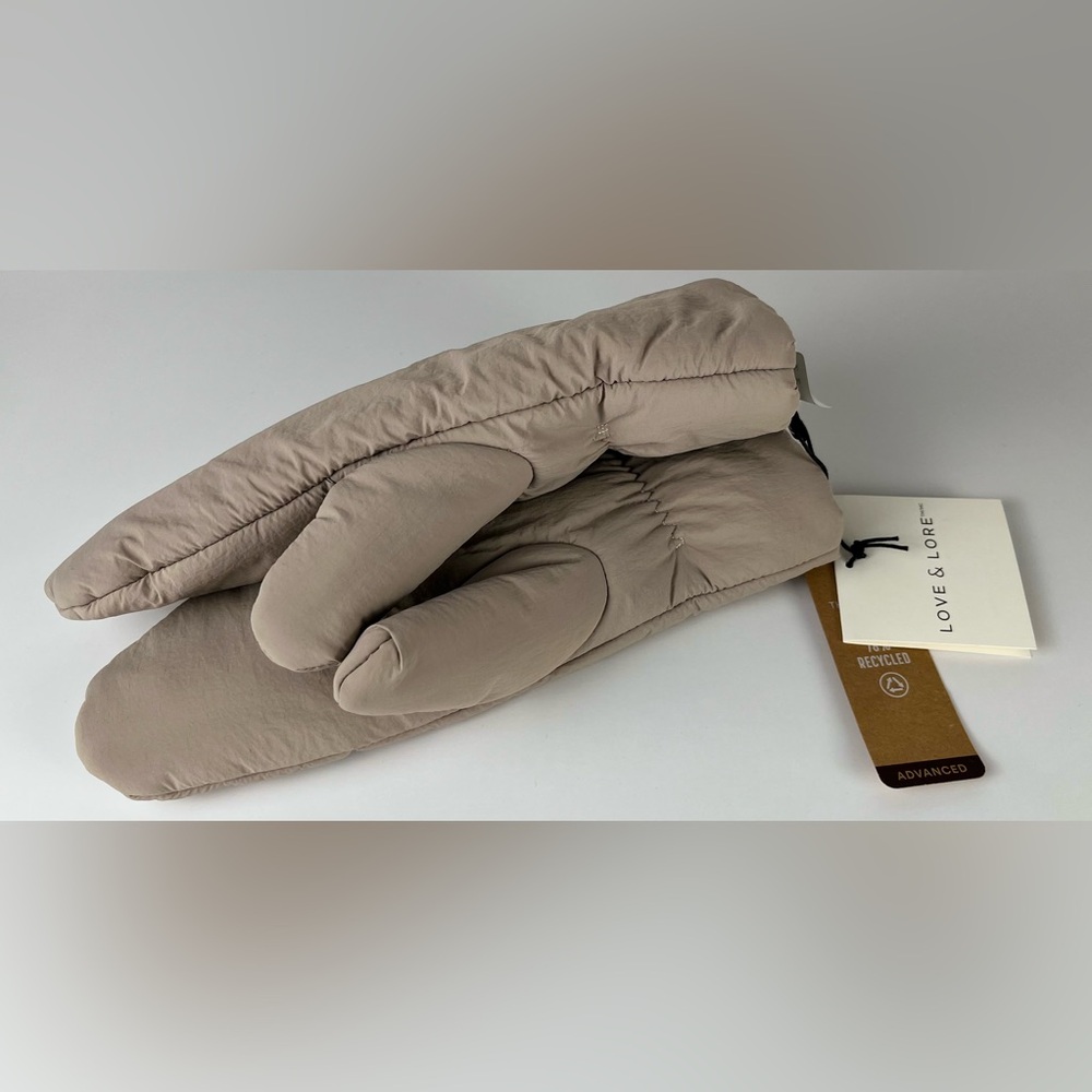 Love & Lore Taupe Mittens Size M/L NWT